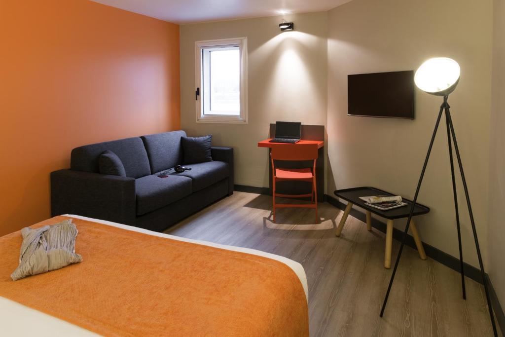 Ibis Styles Centre Confluence Hotel 3*