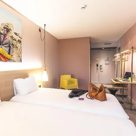Hotel Ibis Styles Lyon Centre Confluence Exterior foto