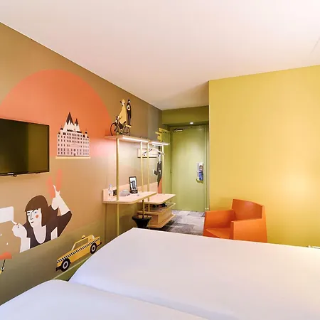 Ibis Styles Lyon Centre Confluence Hotel Exterior photo